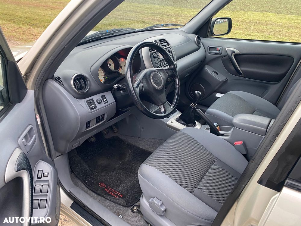 Toyota RAV4 D-4D 4x4 Executive - 11