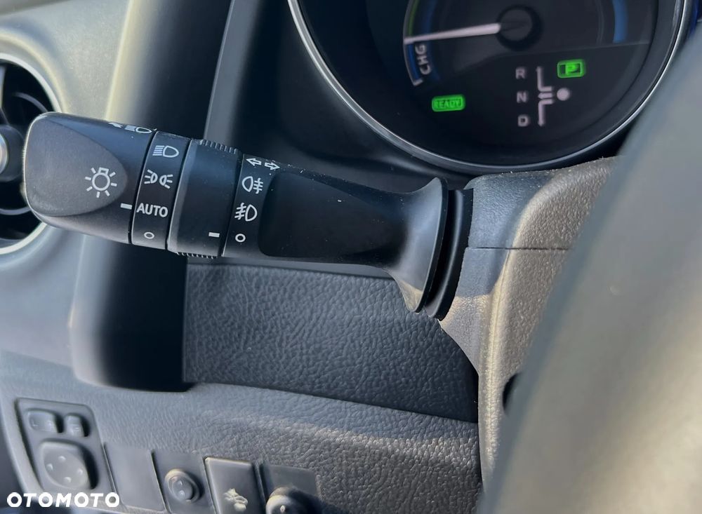 Toyota Auris Hybrid 135 Prestige - 30