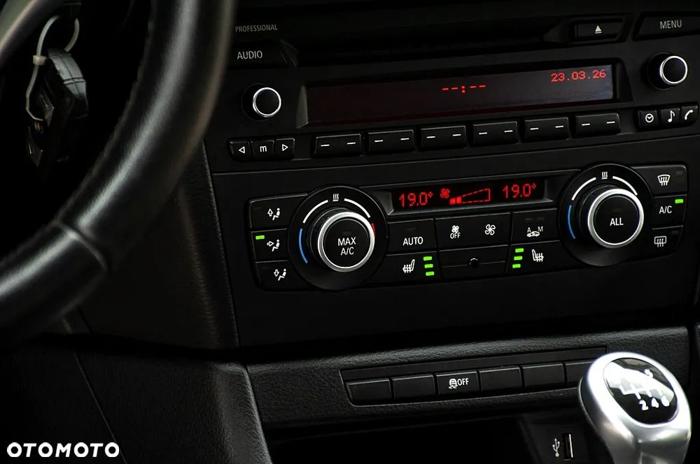 BMW X1 sDrive18i xLine - 30