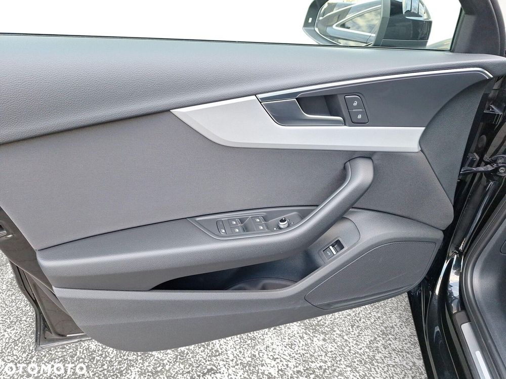 Audi A4 Limousine - 13