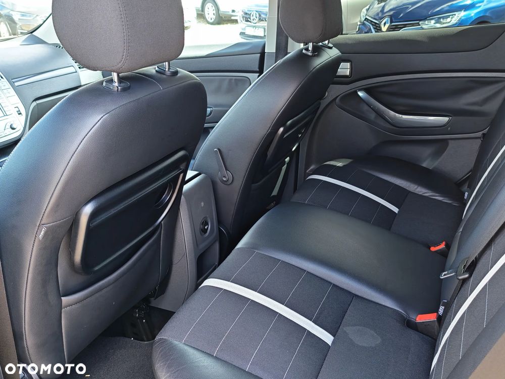 Ford Kuga 2.0 TDCi Titanium - 24