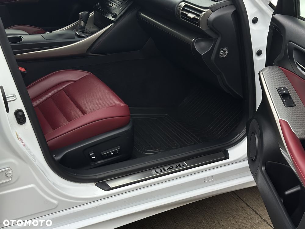 Lexus IS 250 F Sport - 14