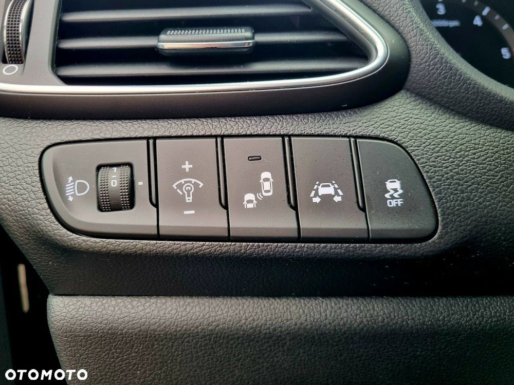 Hyundai i30 1.6 CRDi Premium - 23