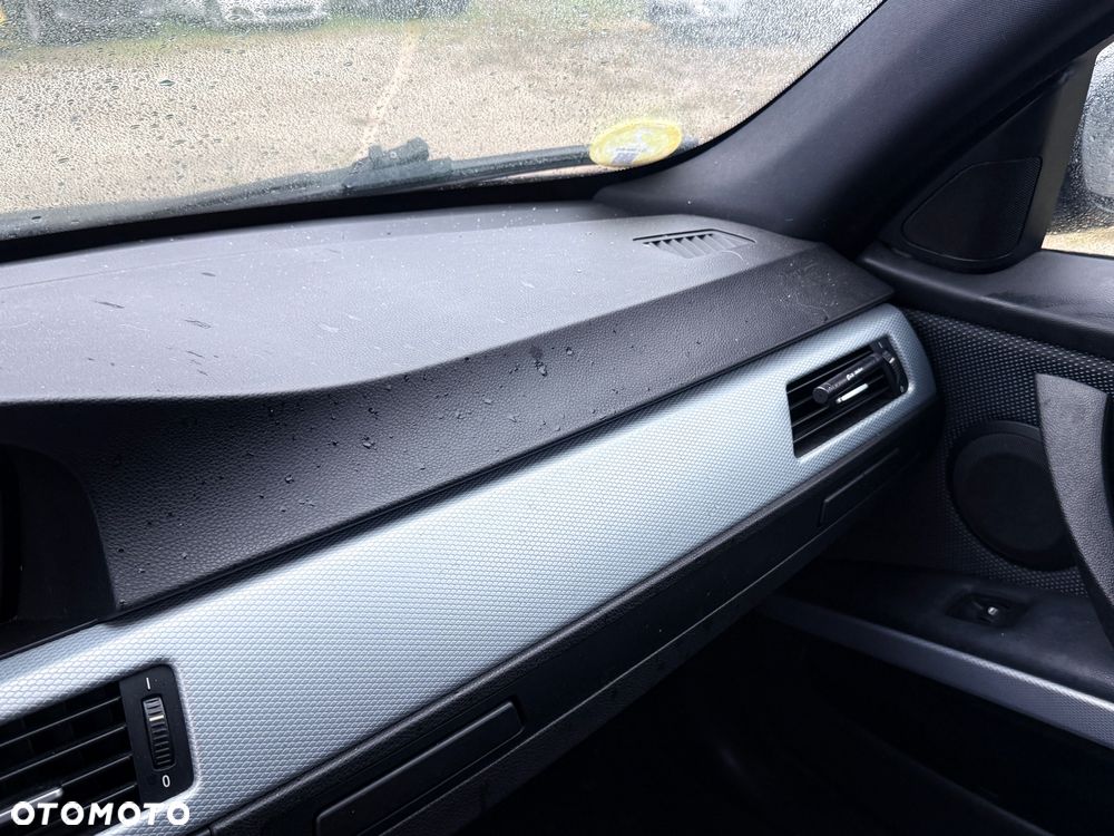 BMW Seria 3 335i Touring Edition Sport - 28