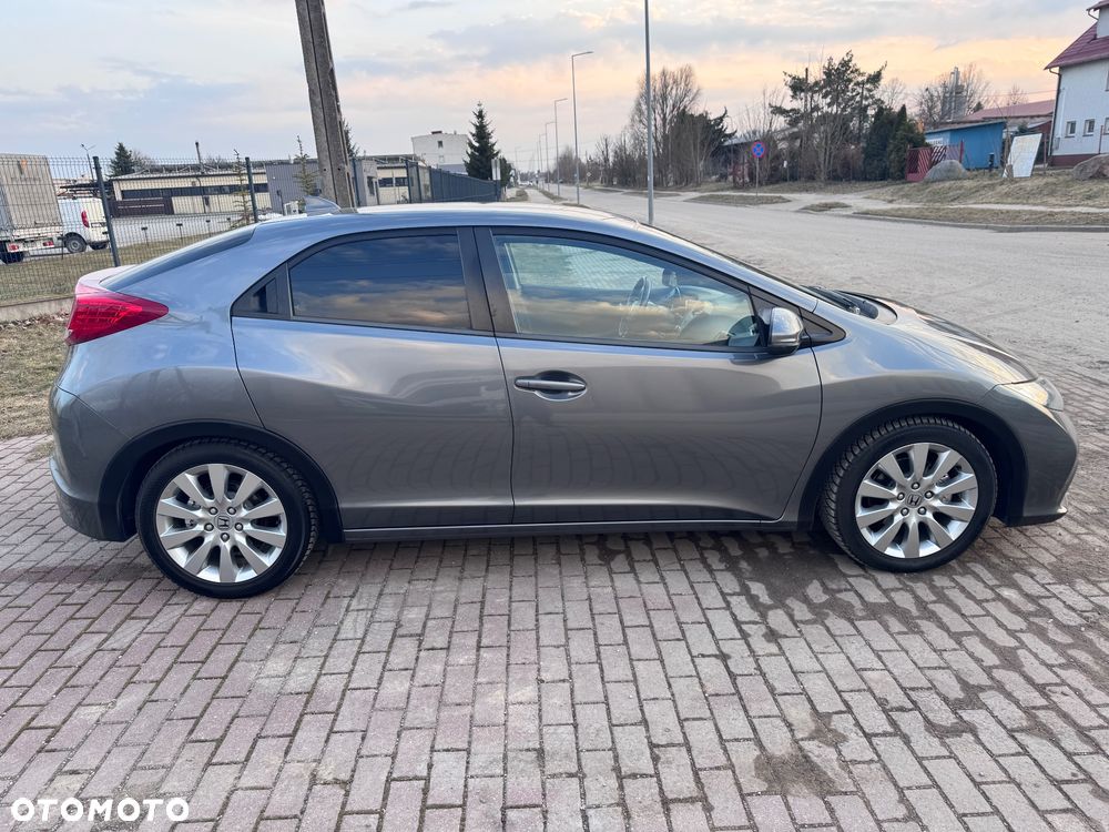Honda Civic 1.8 i-VTEC Automatik Executive Black Edition - 8