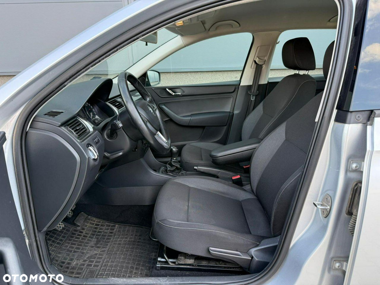 Skoda RAPID 1.2 TSI Ambition - 9