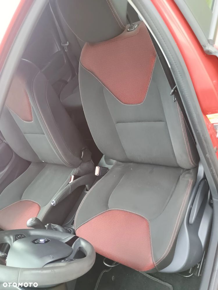 Renault Clio 1.2 16V 75 LIMITED - 26