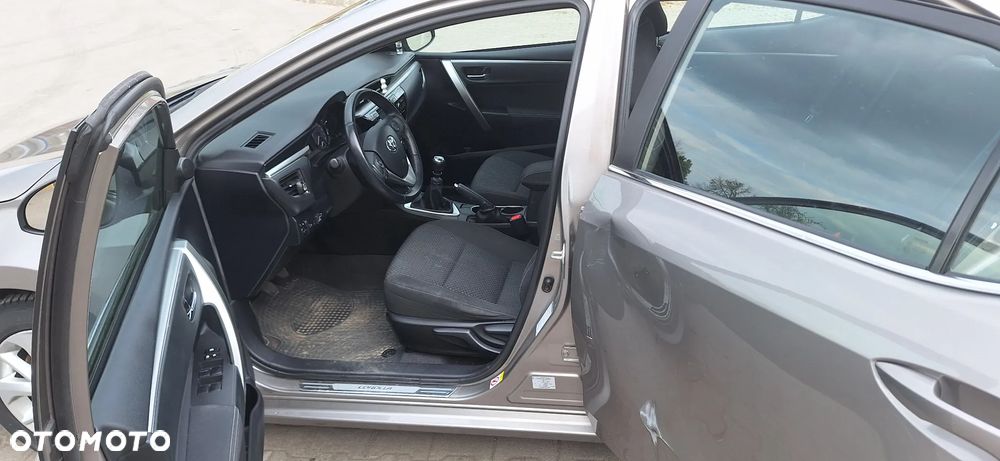 Toyota Corolla 1.6 Premium - 5