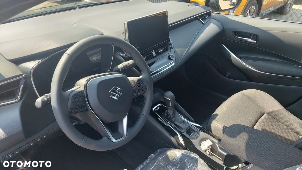 Suzuki Swace 1.8 Hybrid Premium Plus CVT - 13