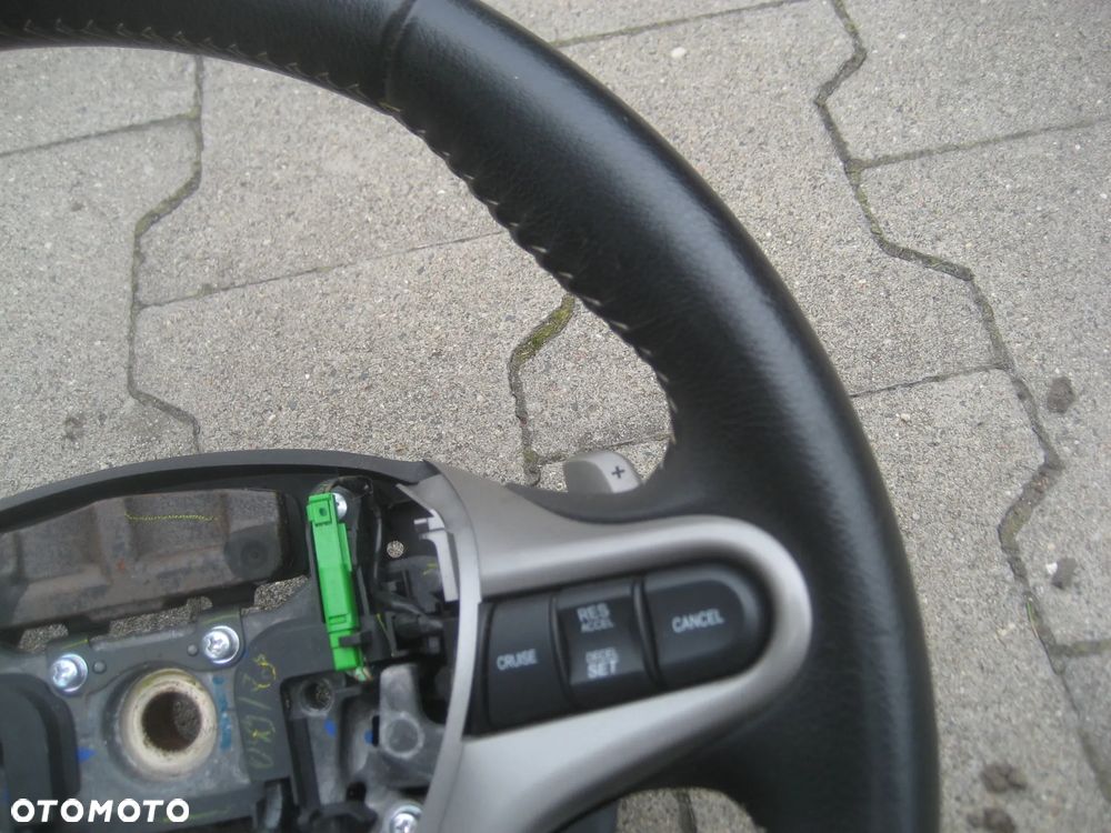 honda civic ufo VIII 06-09r 1,8b kierownica skóra łopatki - 4