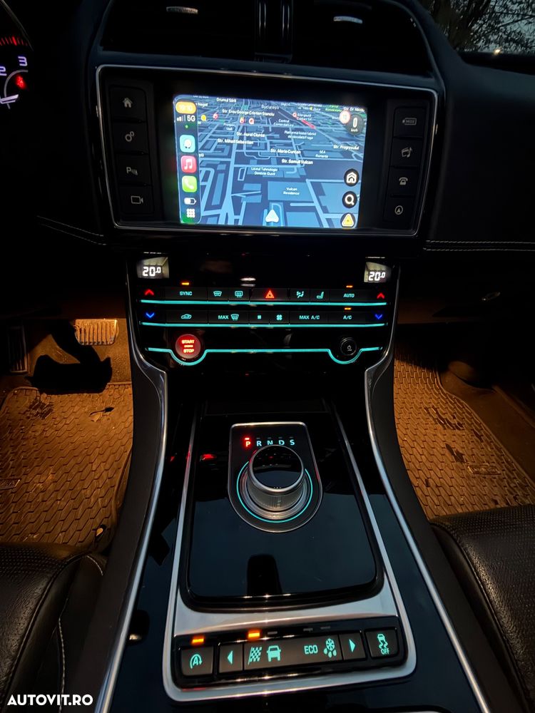 Jaguar XE 2.0 R-Sport - 9