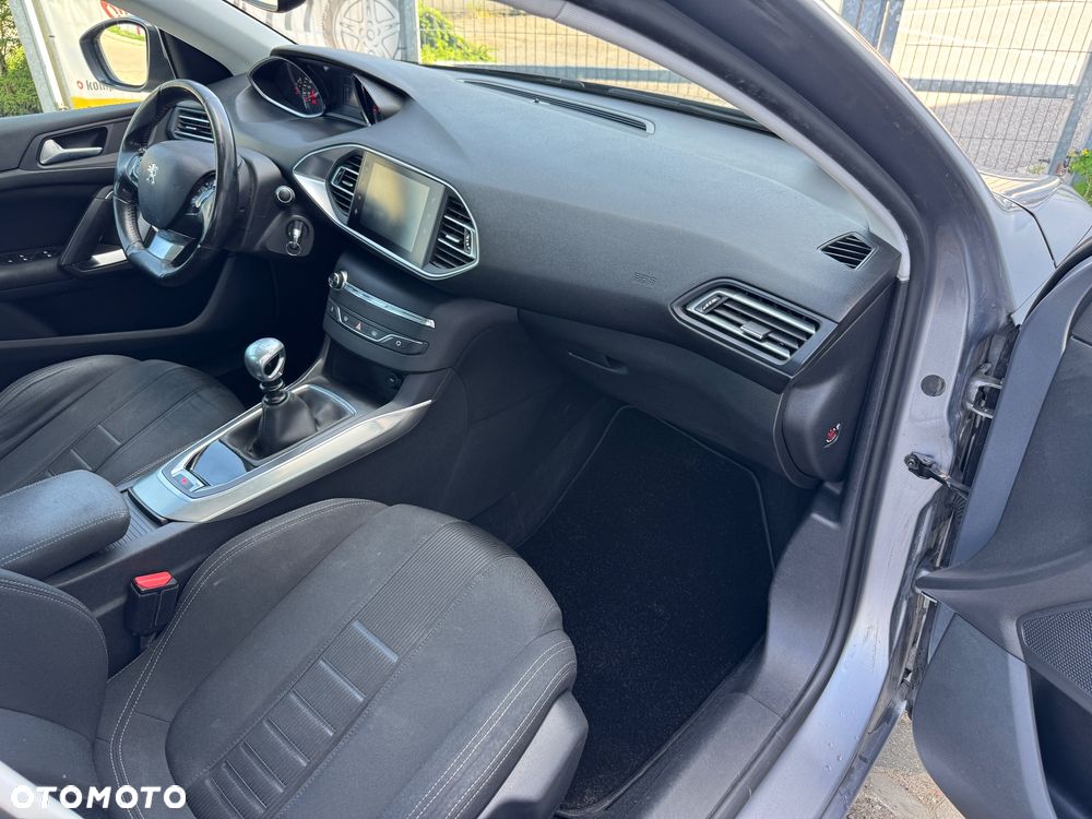 Peugeot 308 1.6 e-HDi Active S&S - 32