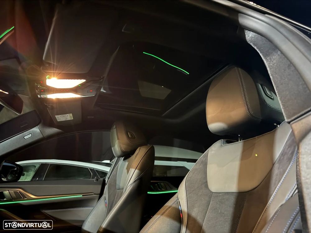 BMW i4 eDrive40 Pack Desportivo M - 29