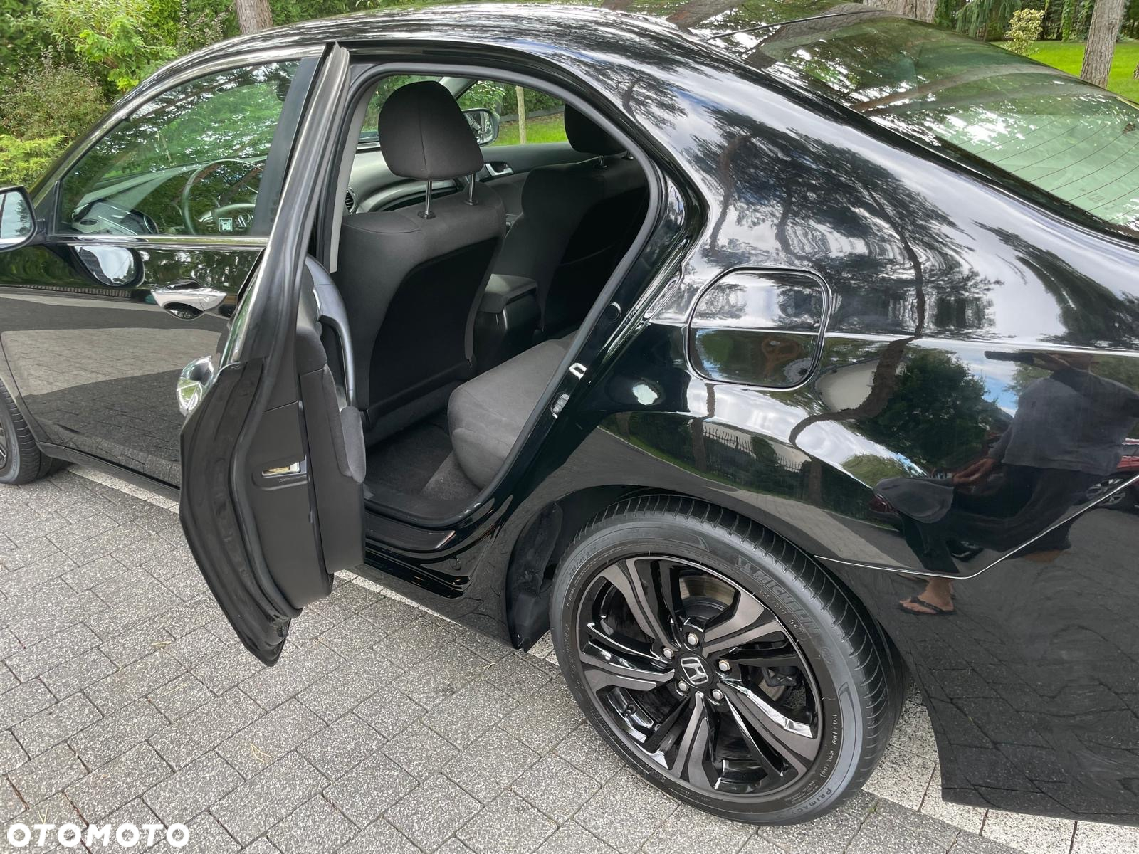 Honda Accord 2.0 Lifestyle - 14