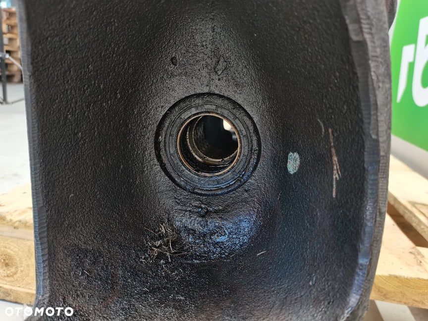 Obudowa osi Massey Ferguson 8690 7700102862 - 4