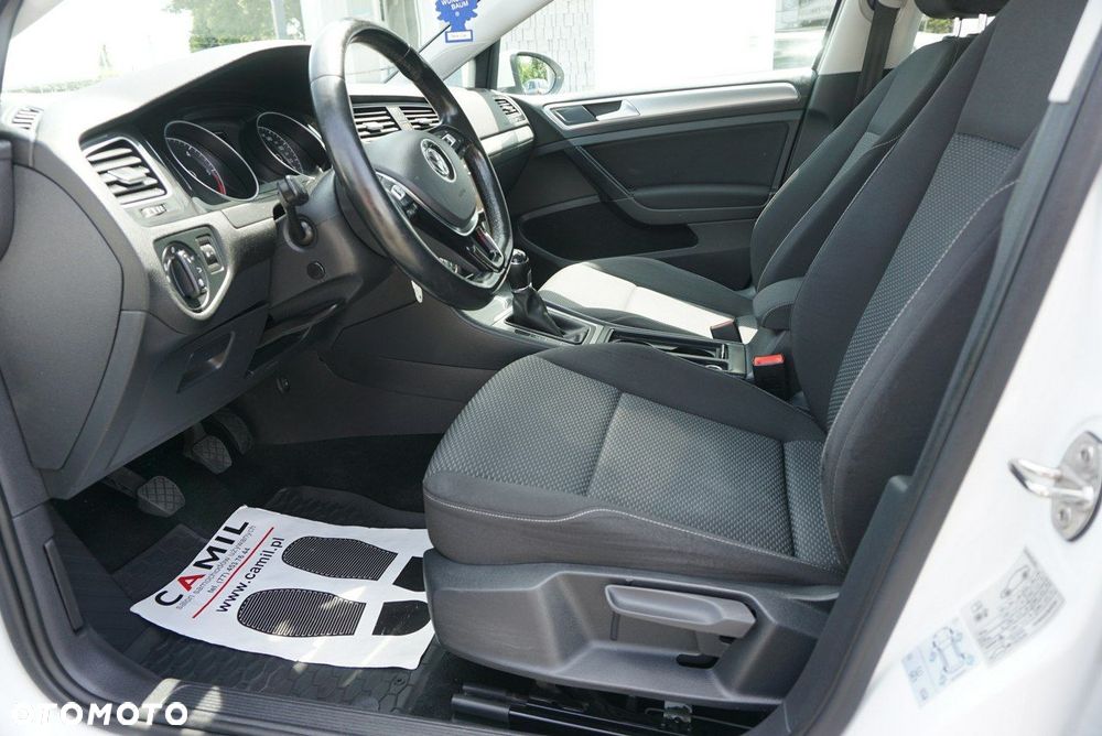 Volkswagen Golf - 10