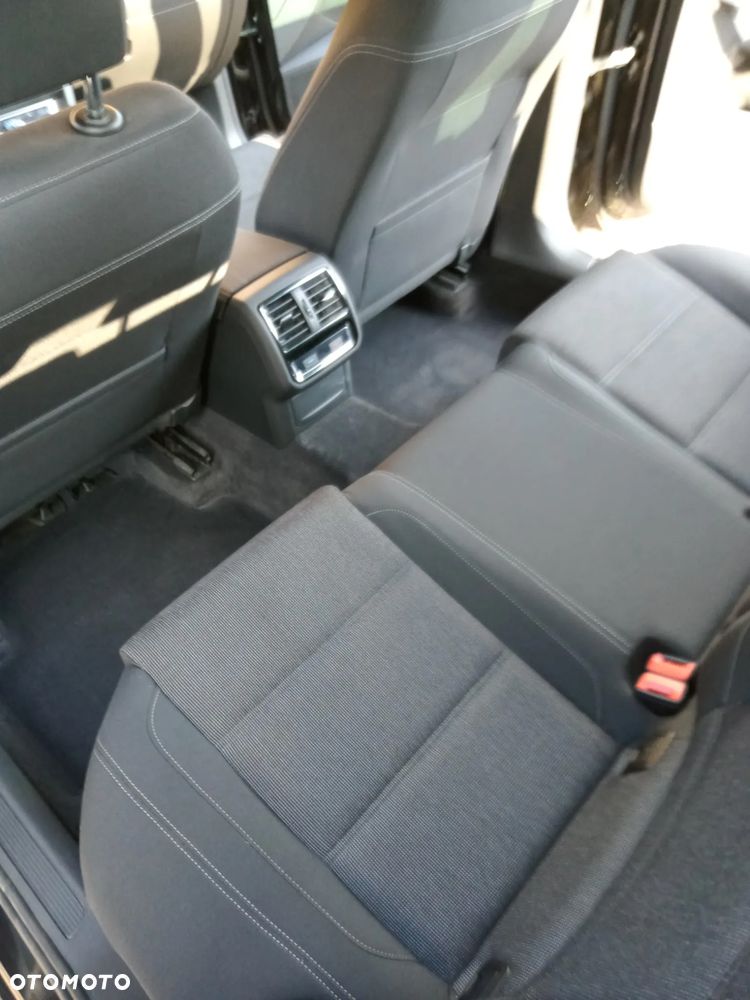 Volkswagen Passat - 7