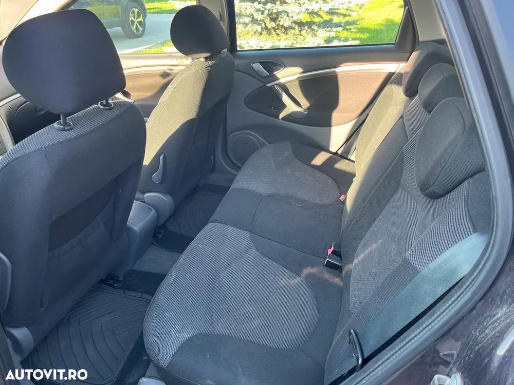 Citroën C5 HDi 110 Style - 4