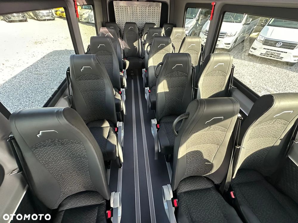 Mercedes-Benz eSprinter - 12
