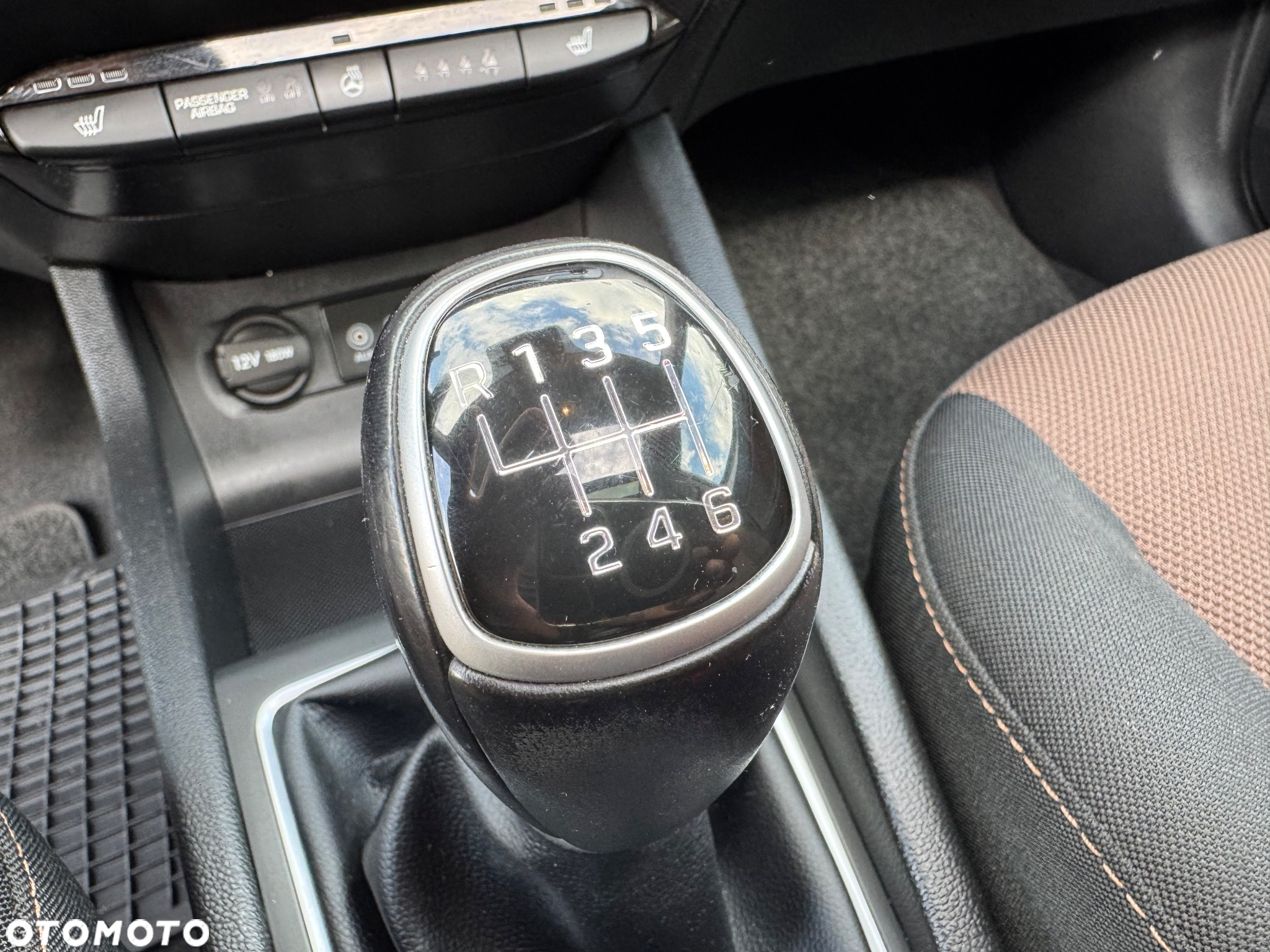 Hyundai i20 1.4 YES Gold - 22