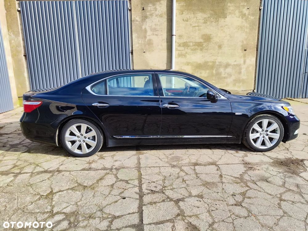 Lexus LS 600h L Prestige - 14