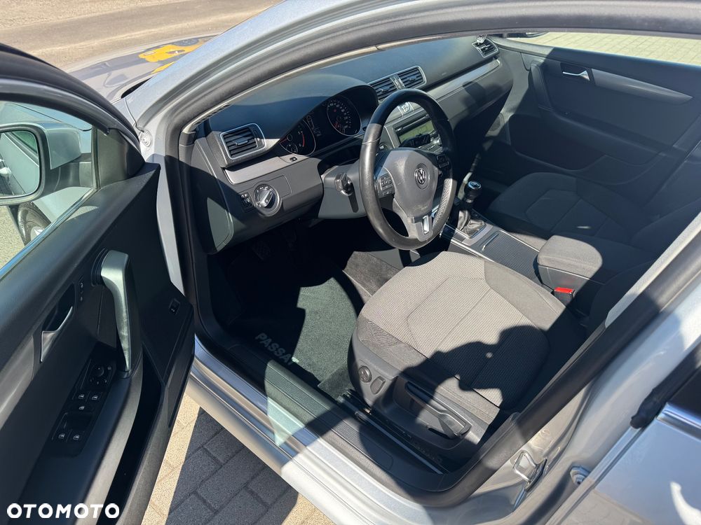 Volkswagen Passat 1.6 TDI Comfortline - 7