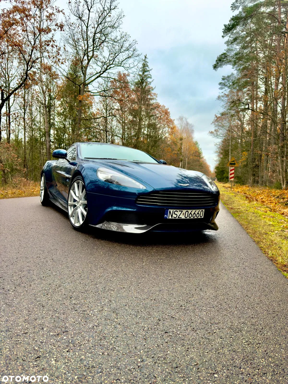 Aston Martin Vanquish - 19