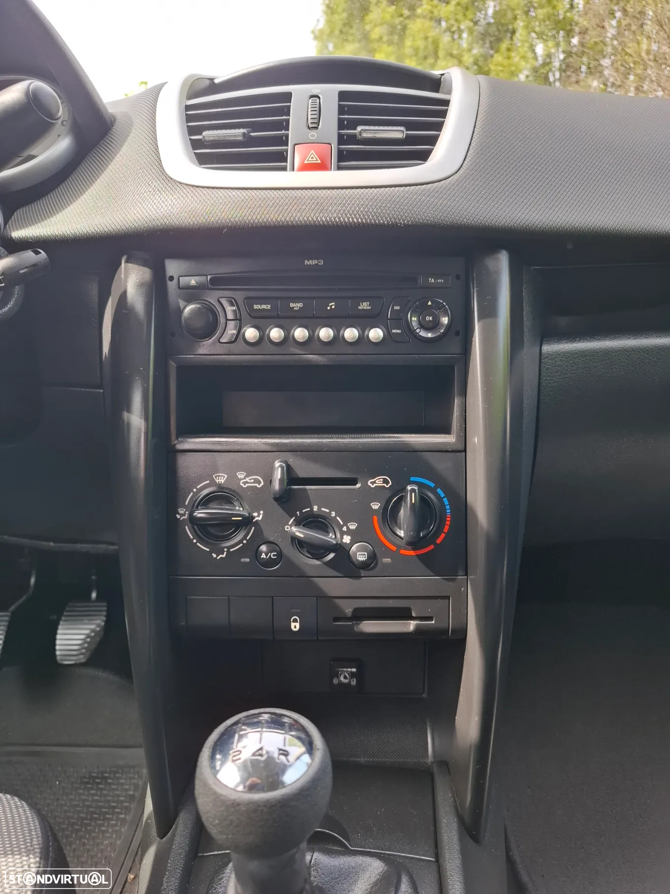 Peugeot 207 1.4 16V Trendy - 17