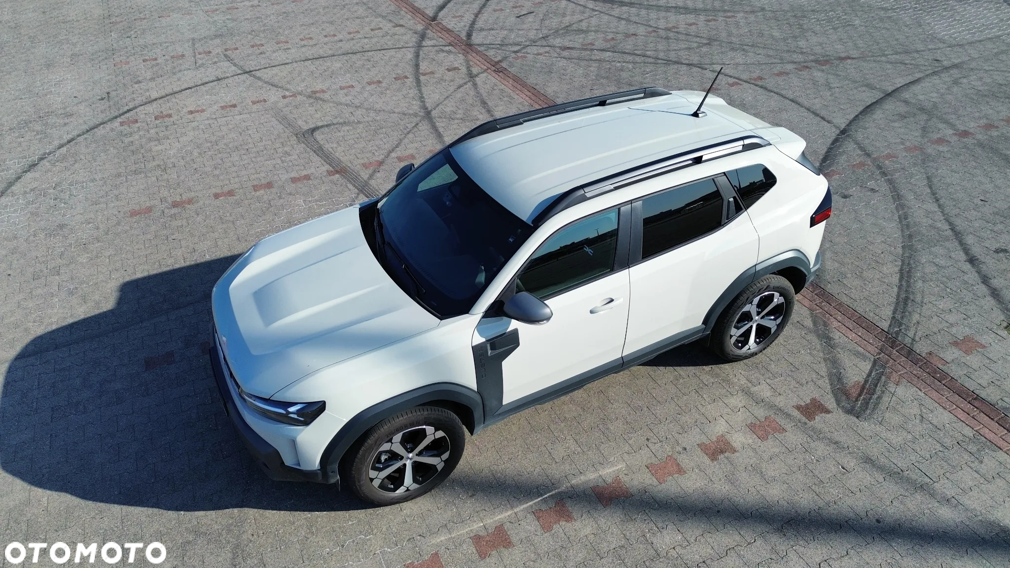 Dacia Duster 1.6 Full Hybrid 140 Journey MMT - 10
