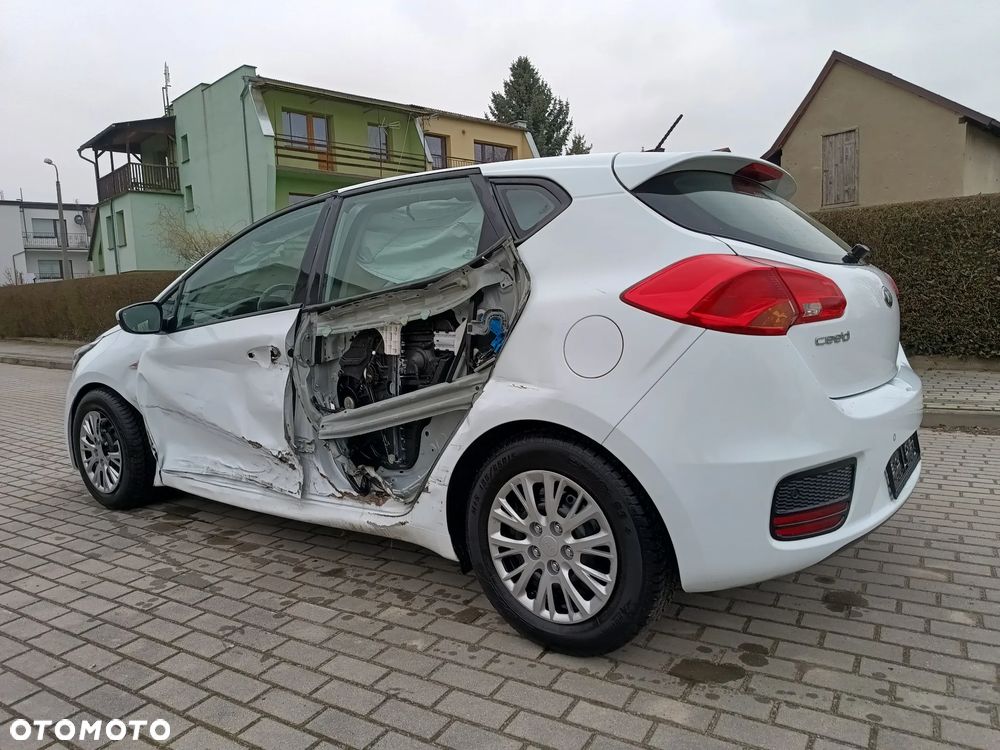 Kia Ceed 1.4 CVVT ISG Dream Team Edition - 6