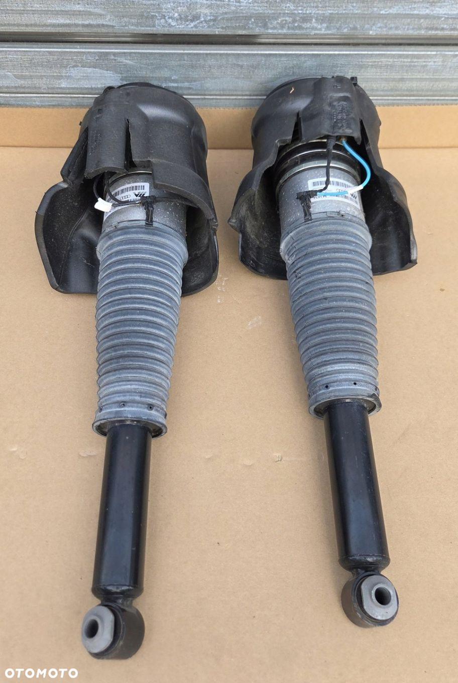 AUDI A8 D4 LIFT AMORTYZATOR MIECH LEWY TYŁ TYLNY 4H0616001AH JAK NOWY - 2