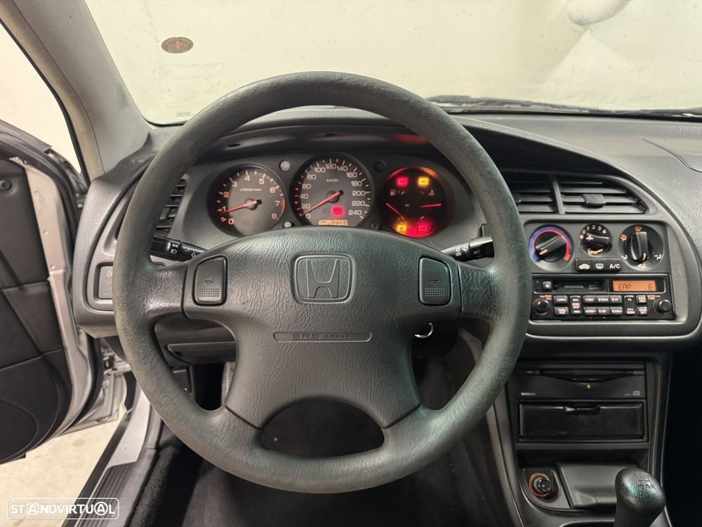 Honda Accord 1.6 LS - 12