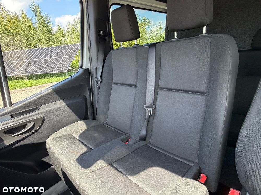 Mercedes-Benz Sprinter - 13