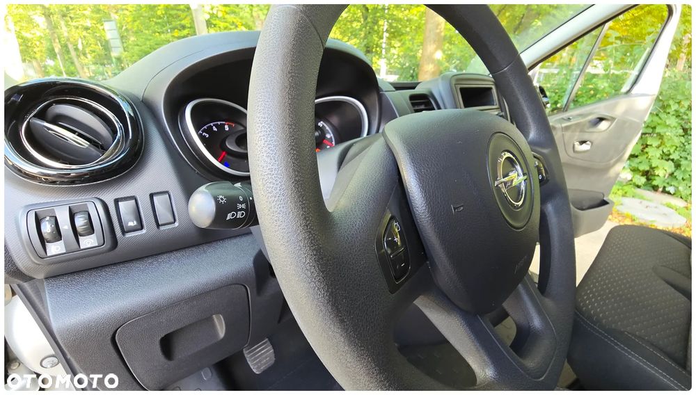 Opel Vivaro L2H1 2,9t Elegance - 10