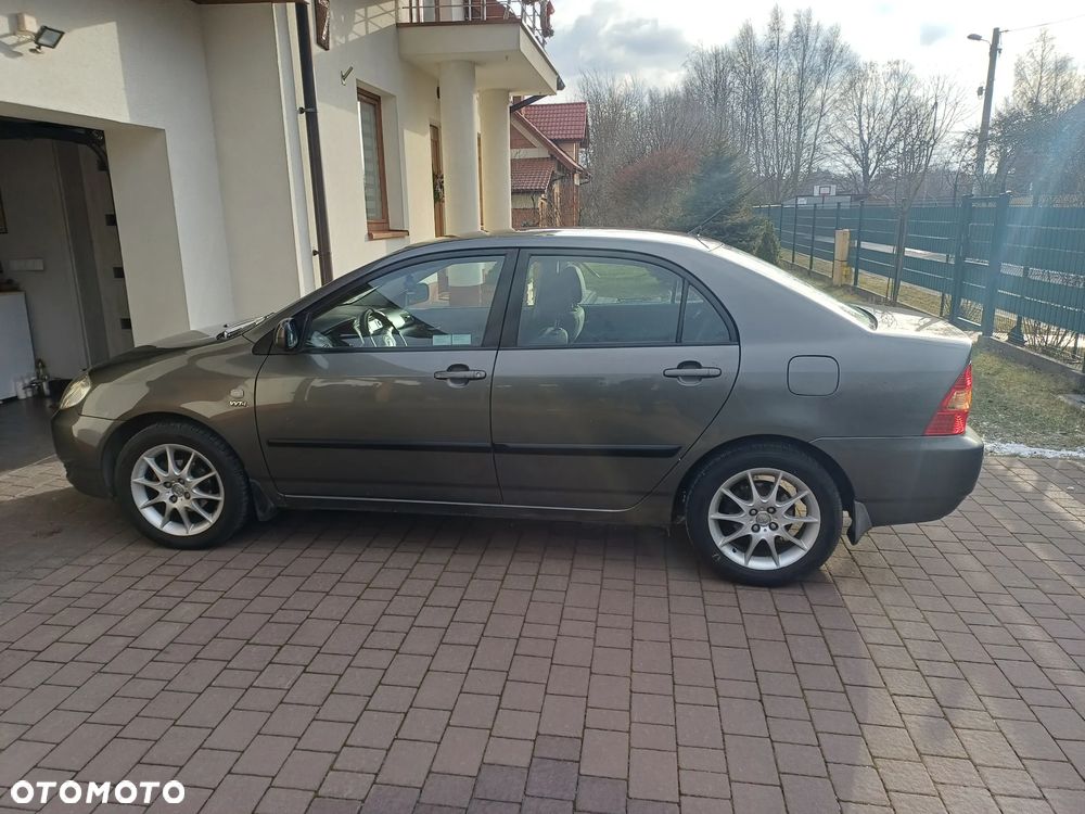 Toyota Corolla 1.6 VVT-i Base - 1