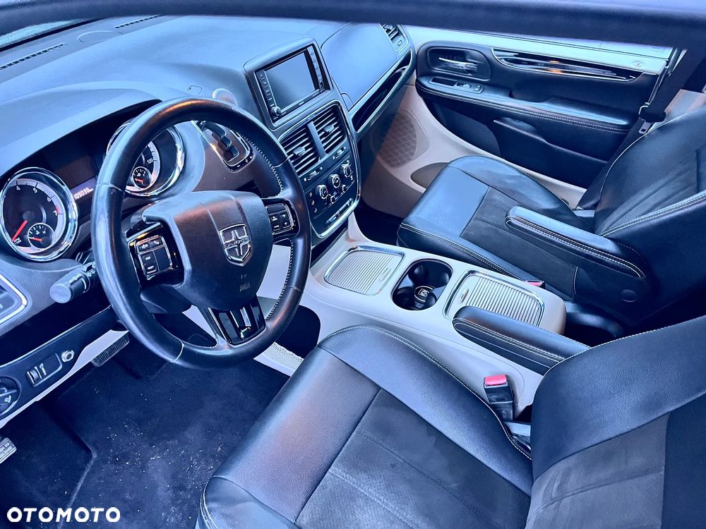Dodge Grand Caravan - 7