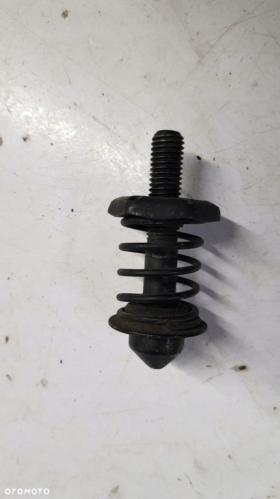 rygiel maski Opel Corsa E - 9