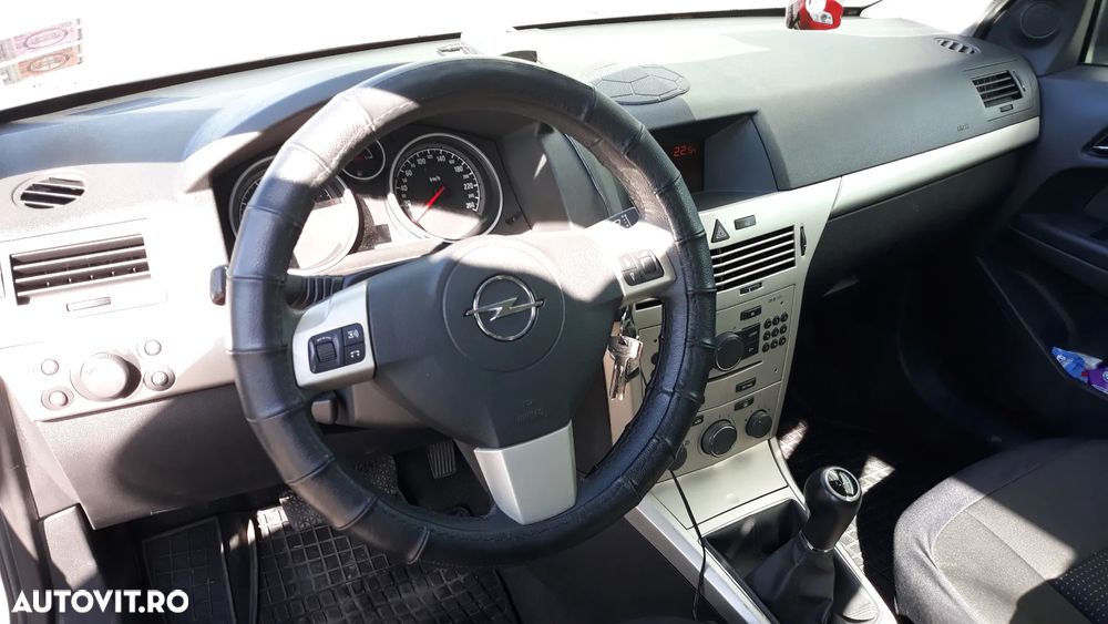 Opel Astra 1.6 Caravan - 3