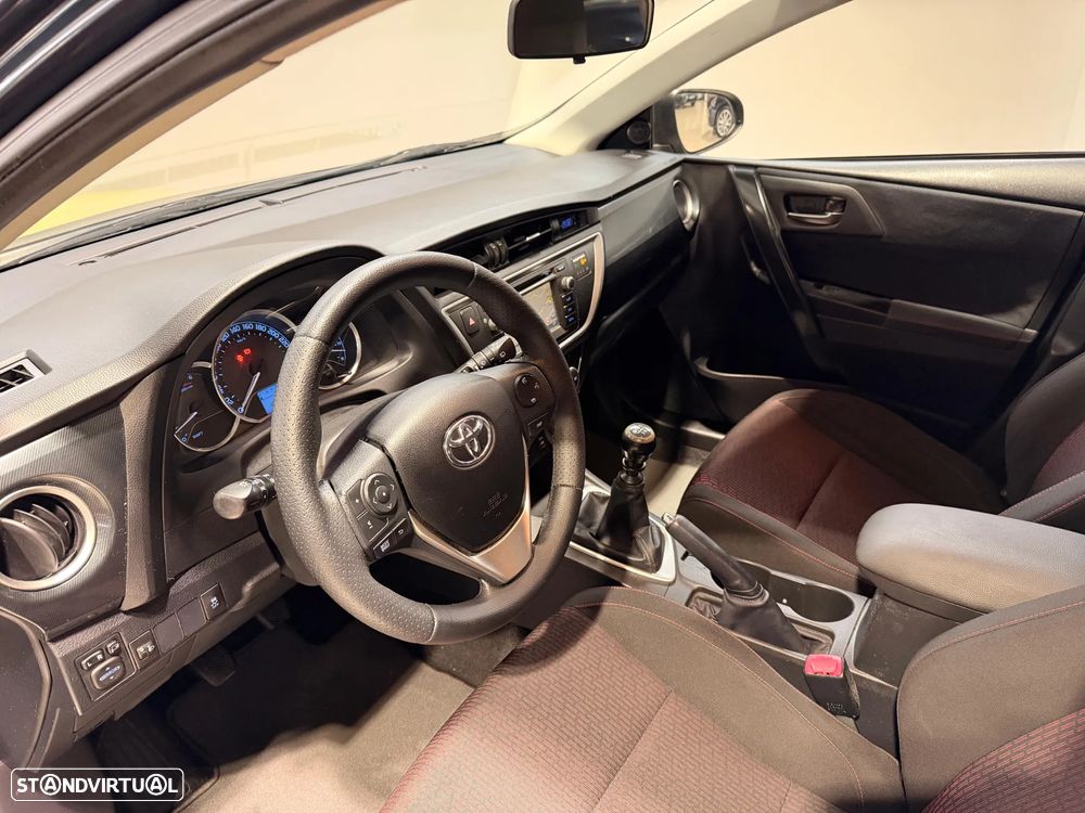 Toyota Auris Touring Sports 1.4 D-4D Com+P.Sport +Navi - 10