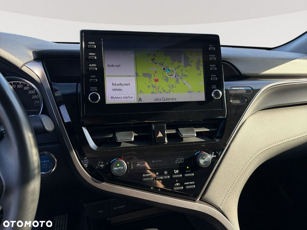 Toyota Camry - 18
