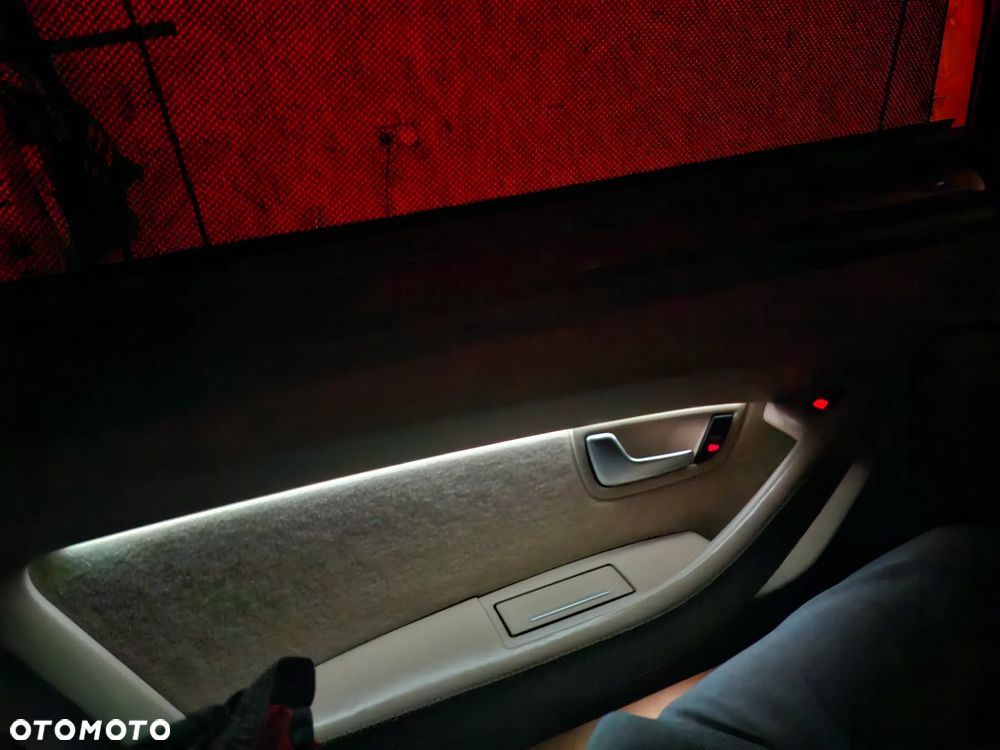 Audi A8 4.2 Quattro Langversion - 30