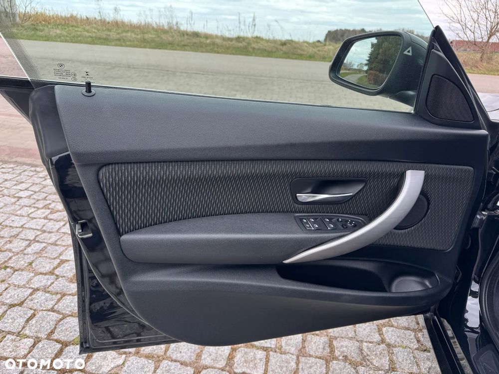 BMW 3GT 320i xDrive - 12