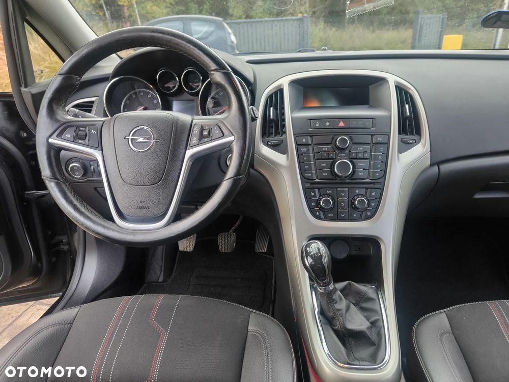 Opel Astra 1.4 Turbo 150 Jahre - 22