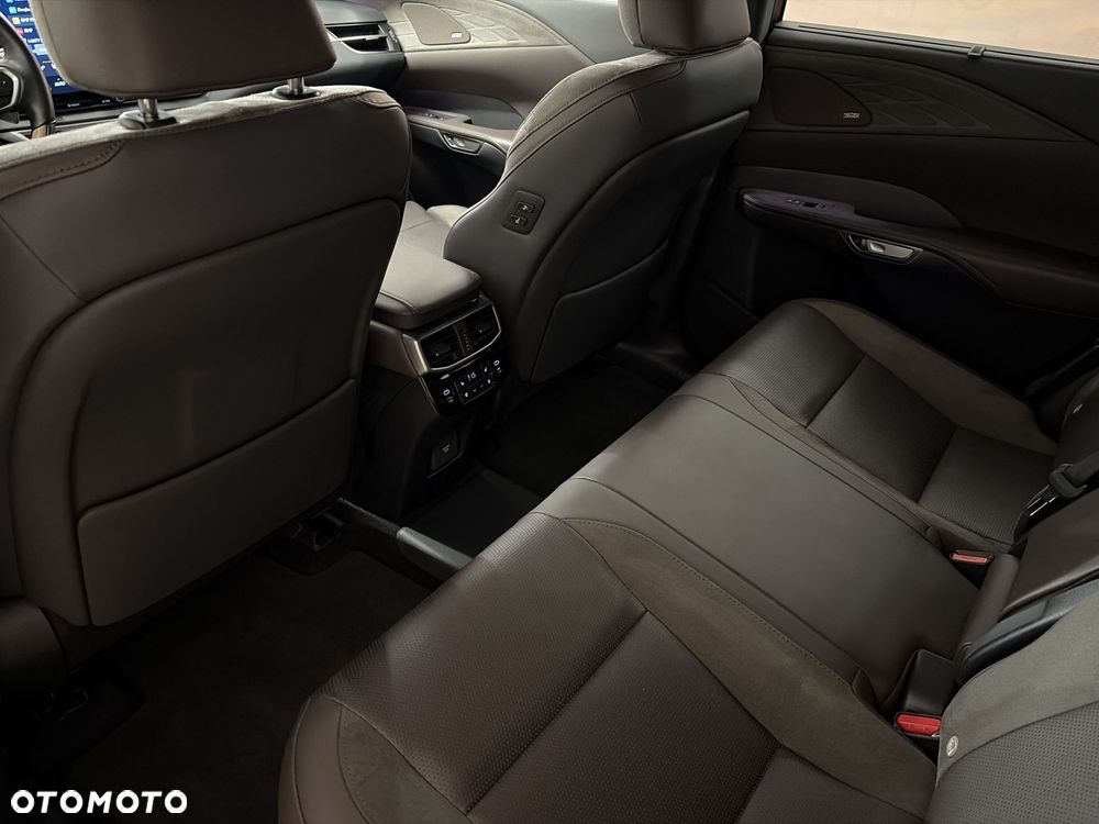 Lexus RX 450h+ Omotenashi - 11