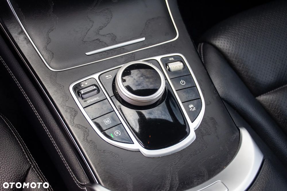 Mercedes-Benz GLC - 22