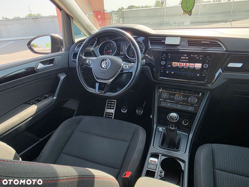 Volkswagen Touran 1.4 TSI BMT Highline - 25
