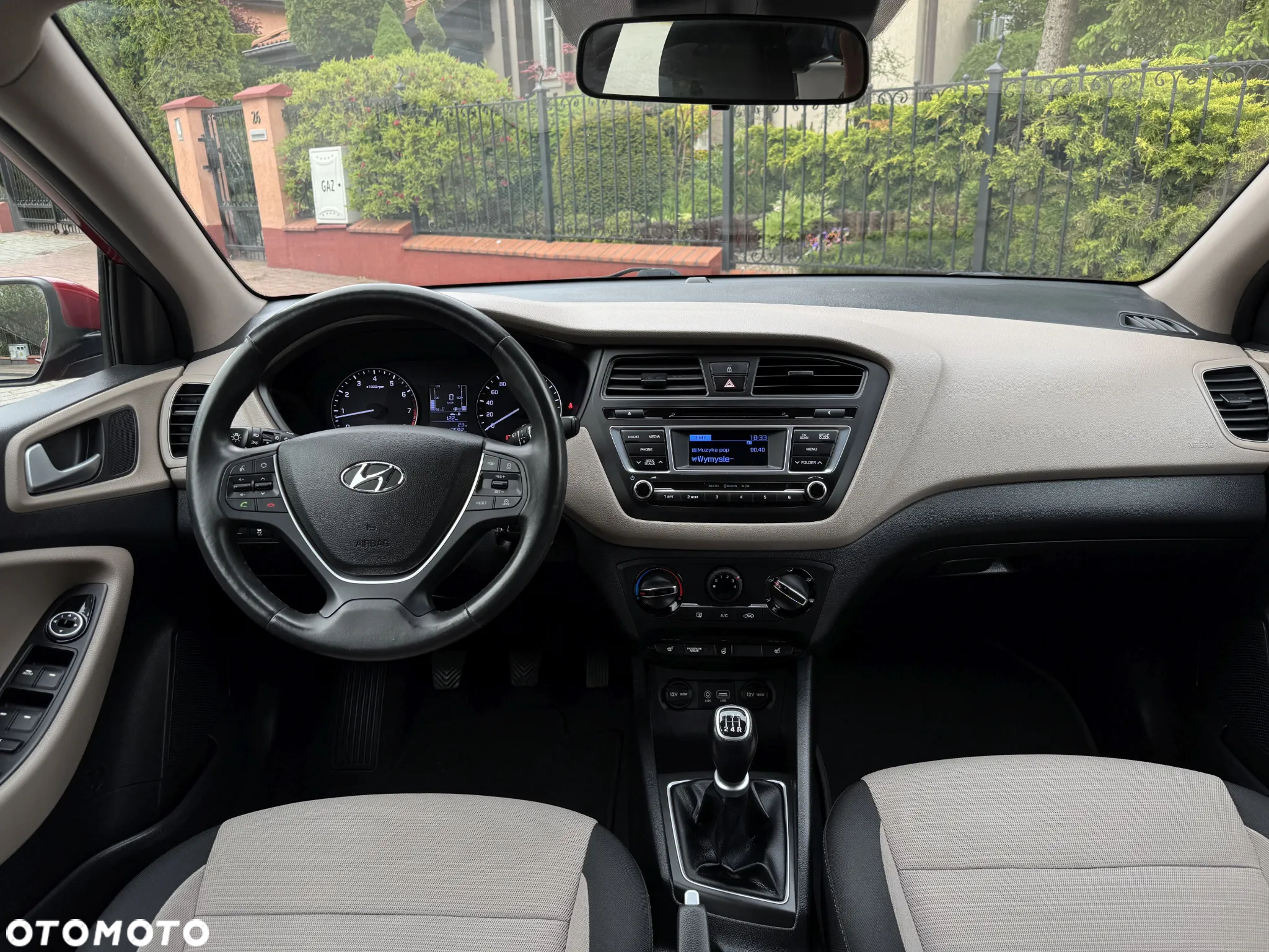 Hyundai i20 - 24