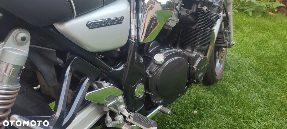Suzuki GSX - 9