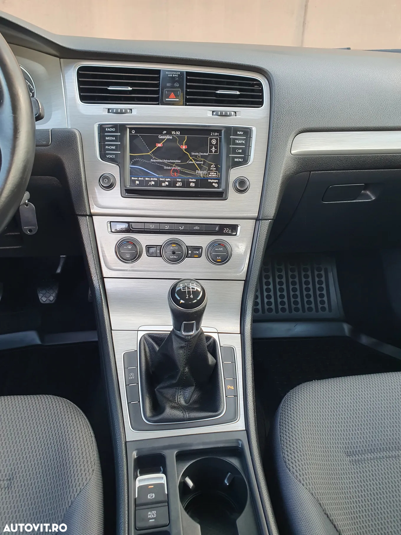 Volkswagen Golf 1.6 TDI BlueMotion Comfortline - 20