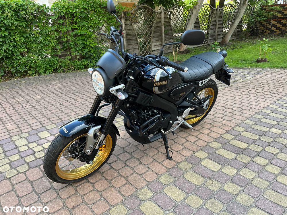 Yamaha XSR - 18